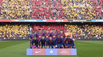 السر وراء ظهور لاعبي برشلونة بقمصان رونالدينيو قبل مواجهة رايو فاييكانو